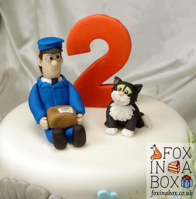Postman Pat and Jess cake detail